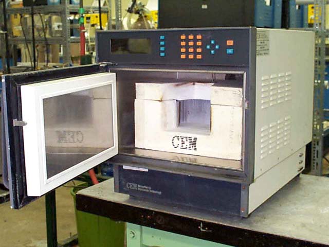Microwave furnace for rapid sample sintering/ashing